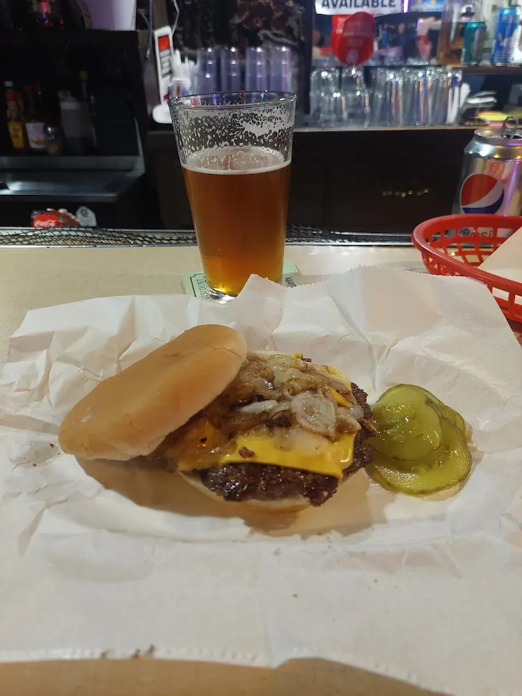 Jumbo Cheeseburger w Fried Onions